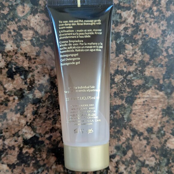 Estee Lauder cleanser - Picture 3 of 3